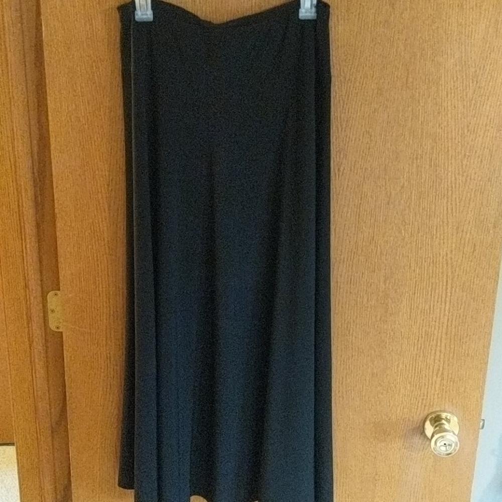 Black skirt